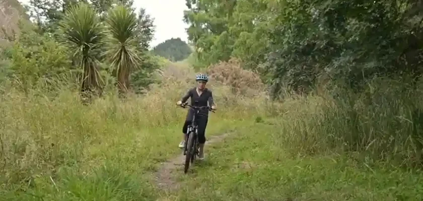 Are Hybrid Bikes Good For Hills.jpg