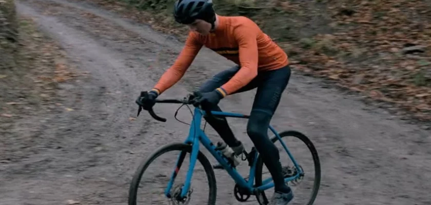 Protect Ears And Head When Winter Cycling.jpg