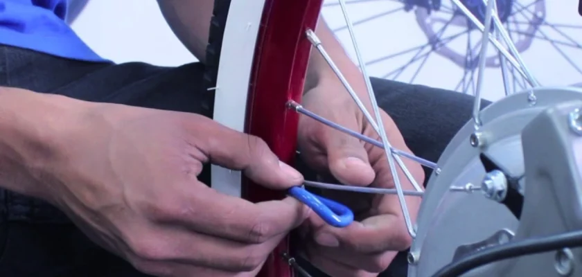 How To Tighten Bike Spokes